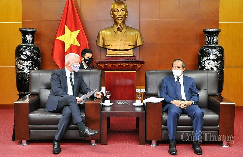 Switzerland commits to help Vietnamese small and medium-sized enterprises